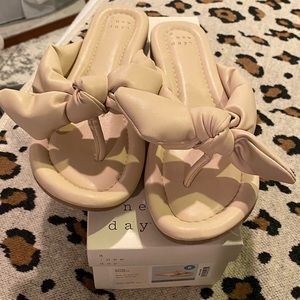 A New Day Adley bow flip flop